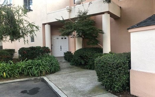 836 Lakeshore Dr Apt 1311