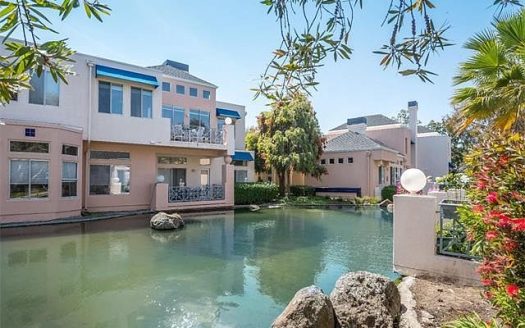 820 Lakeshore Dr #711