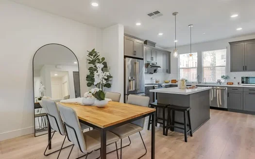 255 S Rengstorff Ave APT 27, Mountain View